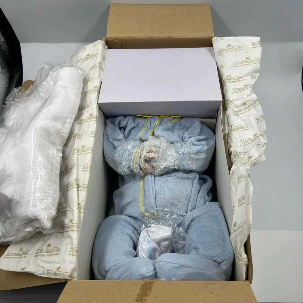 Ashton-Drake It's a Boy Nursery Newborns Porcelain Doll Joyce Wolf 5392FB Blue